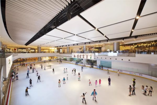 杭州滑冰場(chǎng)設(shè)計(jì)公司告訴您滑冰場(chǎng)都有哪些設(shè)計(jì)要求?「賽北冰雕」