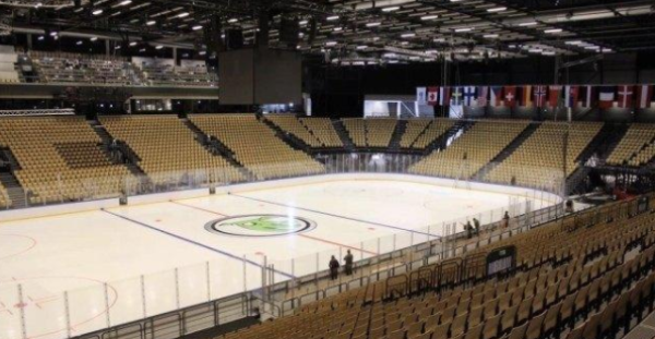 室內真冰場造價