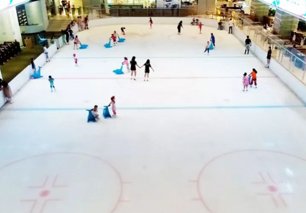 室內滑冰場賺錢嗎 室內滑冰場賺錢嗎